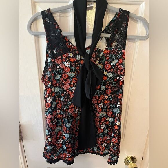 Belle Du Jour Floral Sleeveless Blouse Size Medium - Picture 3 of 5